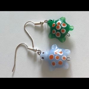 Mix and match turtle earrings!